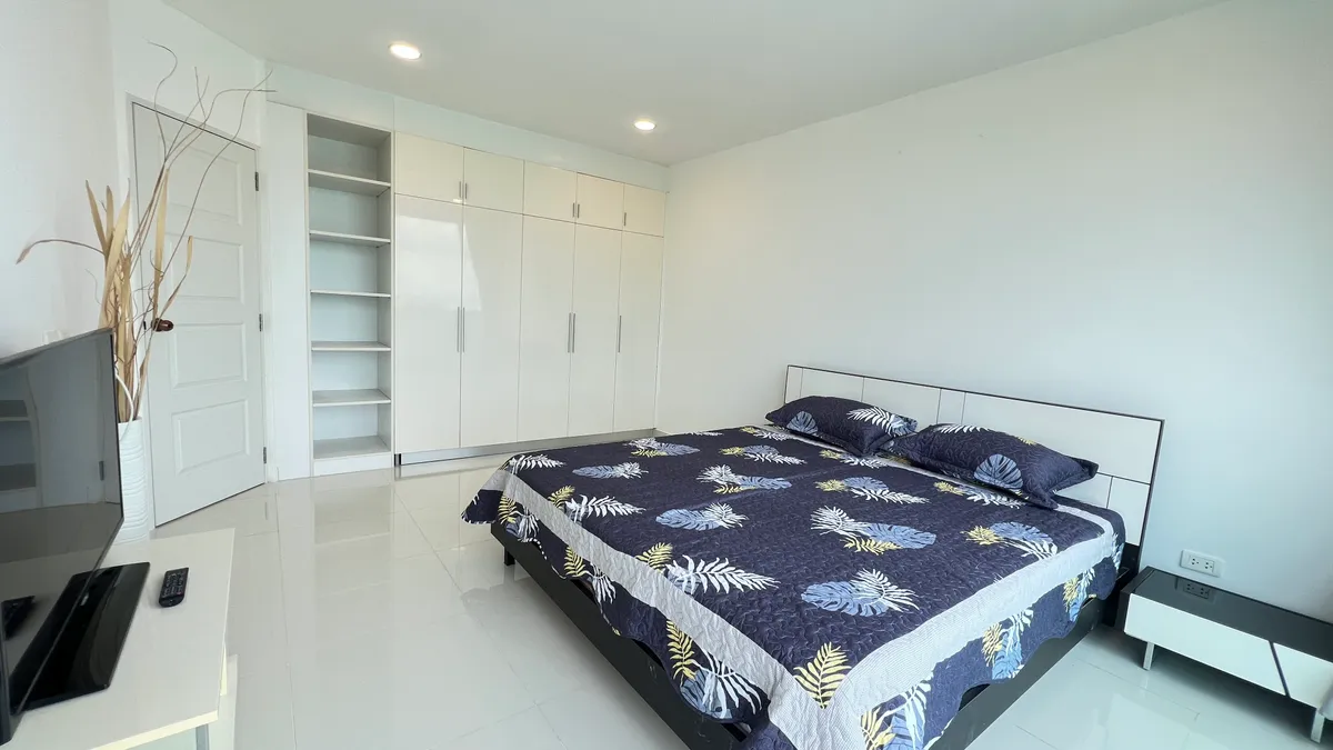 Corner room Sea view 3 Bedrooms 2 Bathrooms in Wongamat photo 18