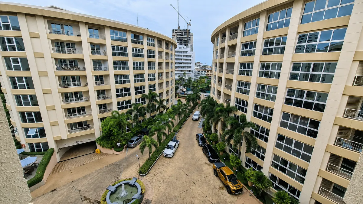 Spacious 40 Sqm Studio for Rent at City Garden Pattaya photo 14