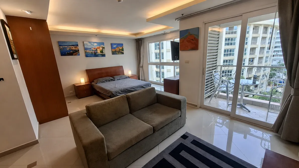 Spacious 40 Sqm Studio for Rent at City Garden Pattaya photo 8