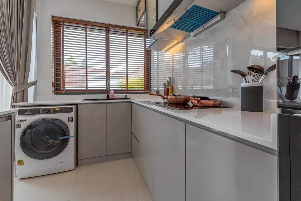 Pool Villa Soi Chaloem Prakiat photo 25