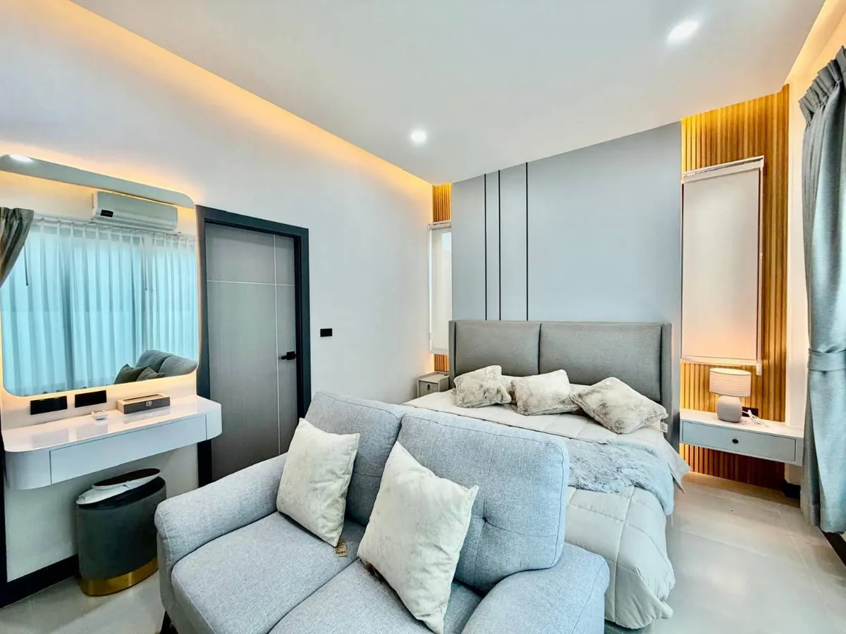 Pool Villa Soi Chaloem Prakiat photo 7
