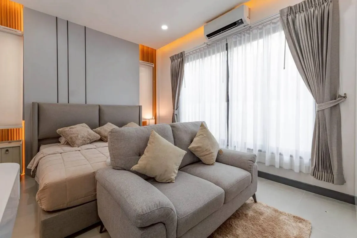 Pool Villa Soi Chaloem Prakiat photo 15
