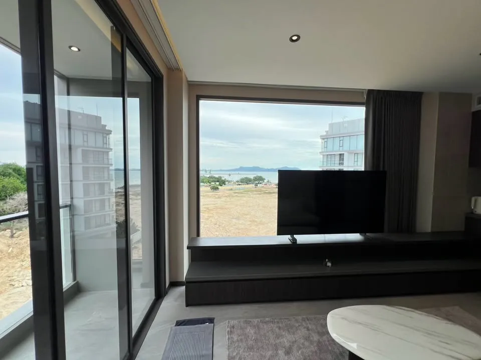 1 Bedroom 1 Bathroom Corner Unit - Panora Estuaria photo 4