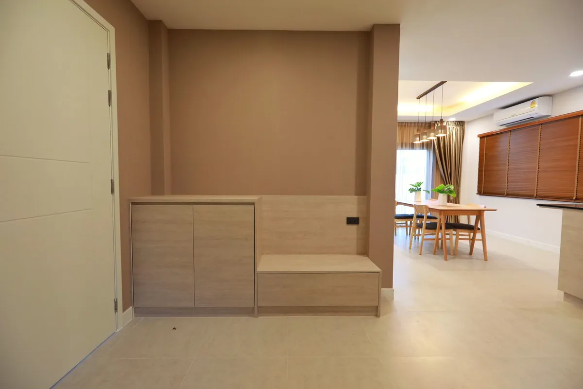 3 Bed 4 Bath For Rent near Regents School photo 7