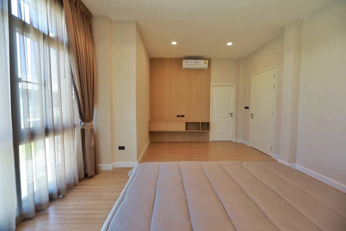 3 Bed 4 Bath For Rent near Regents School photo 17