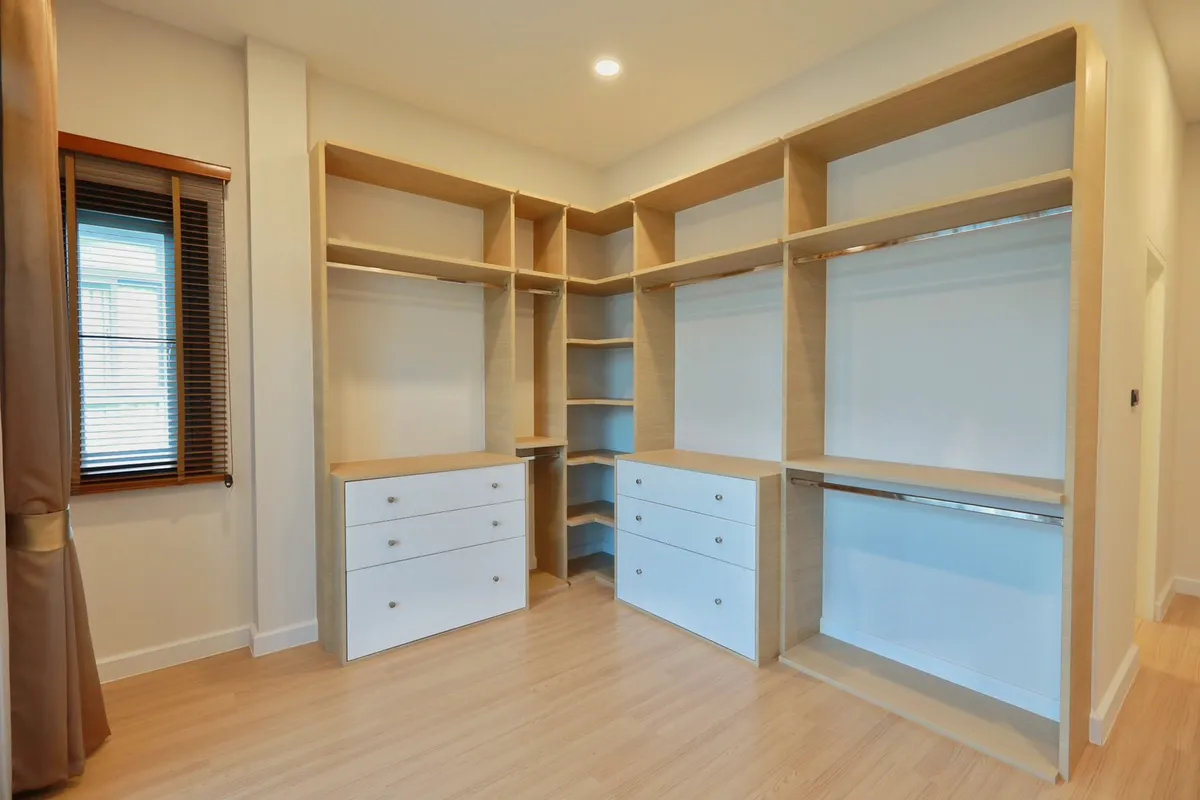 3 Bed 4 Bath For Rent near Regents School photo 16