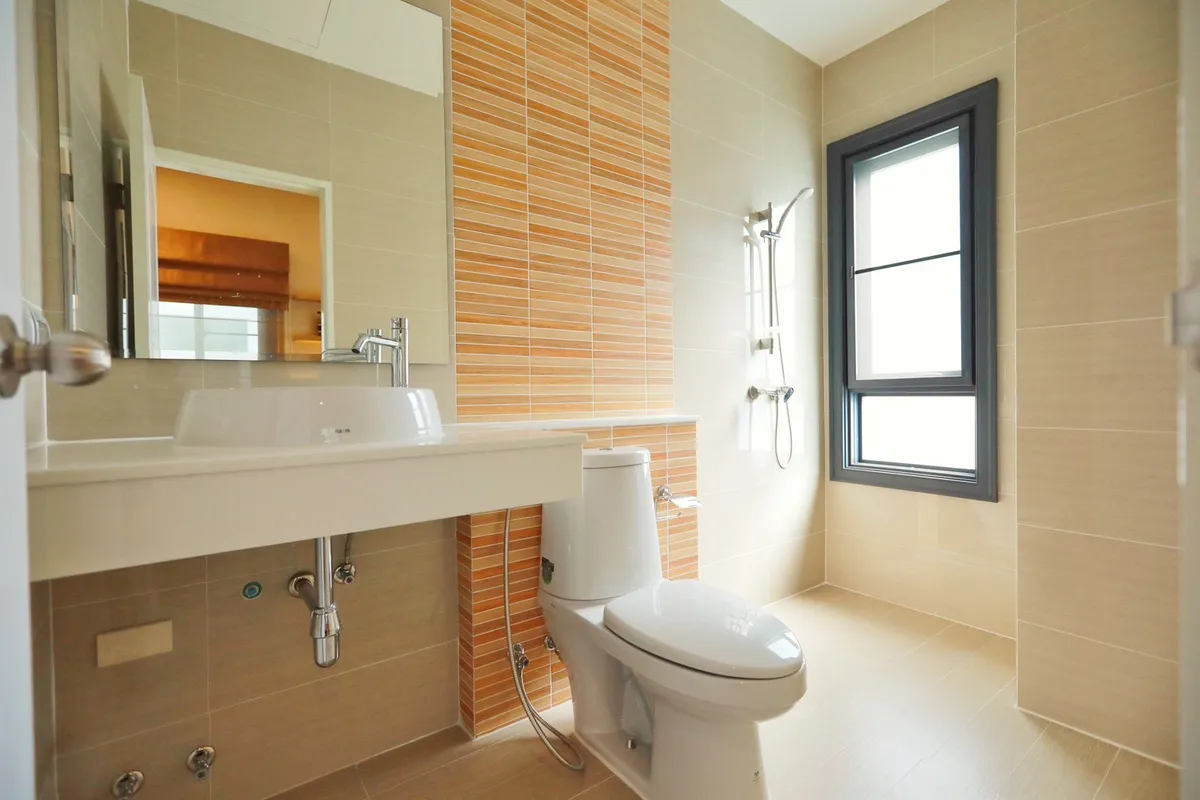 3 Bed 4 Bath For Rent near Regents School photo 11