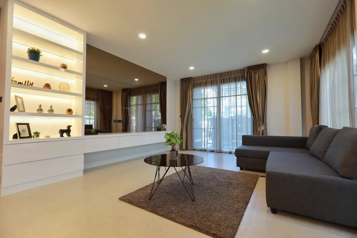 3 Bed 4 Bath For Rent near Regents School photo 2