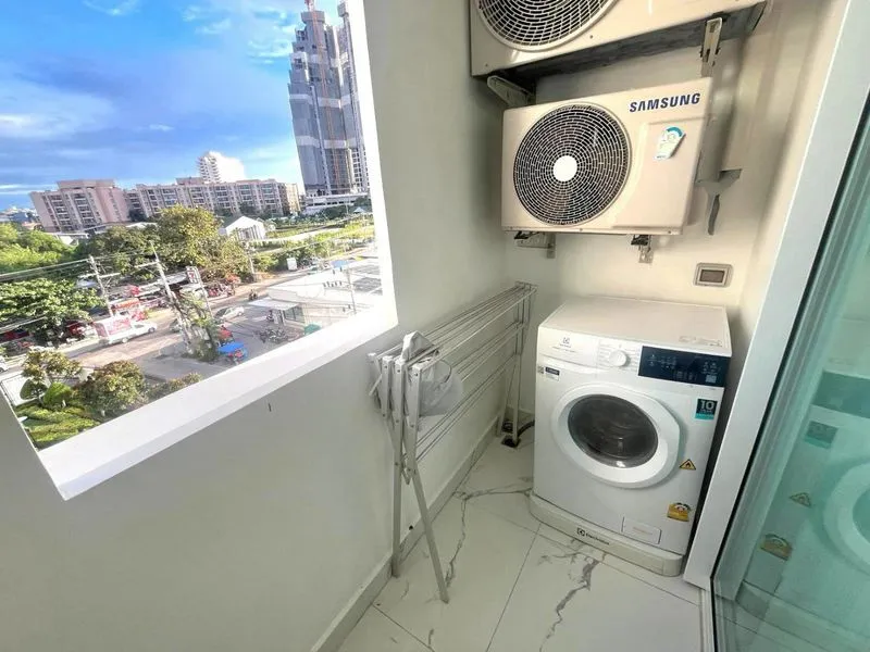 Corner unit 1 Bed For Sale in the heart of Jomtien photo 7