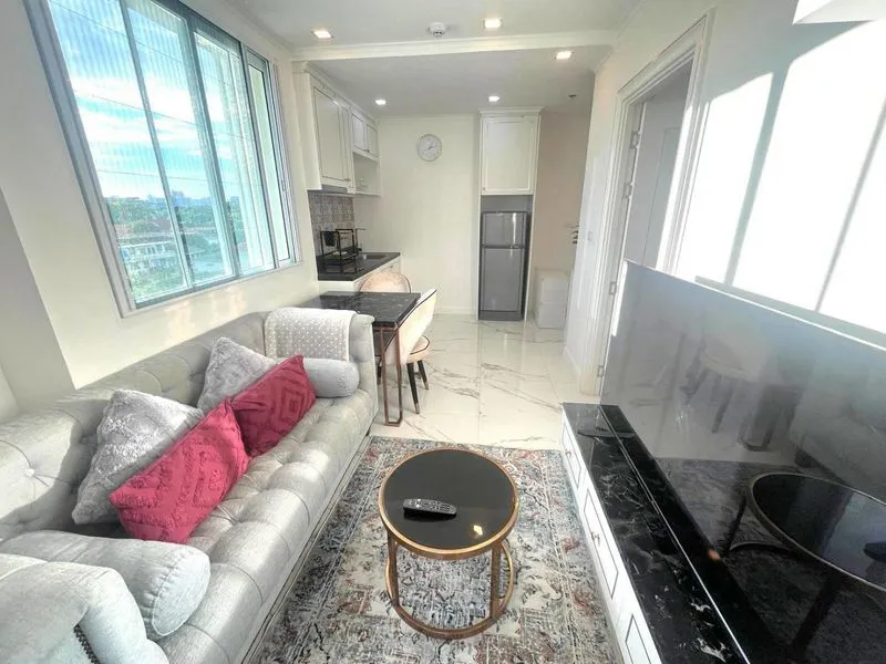 Corner unit 1 Bed For Sale in the heart of Jomtien photo 2
