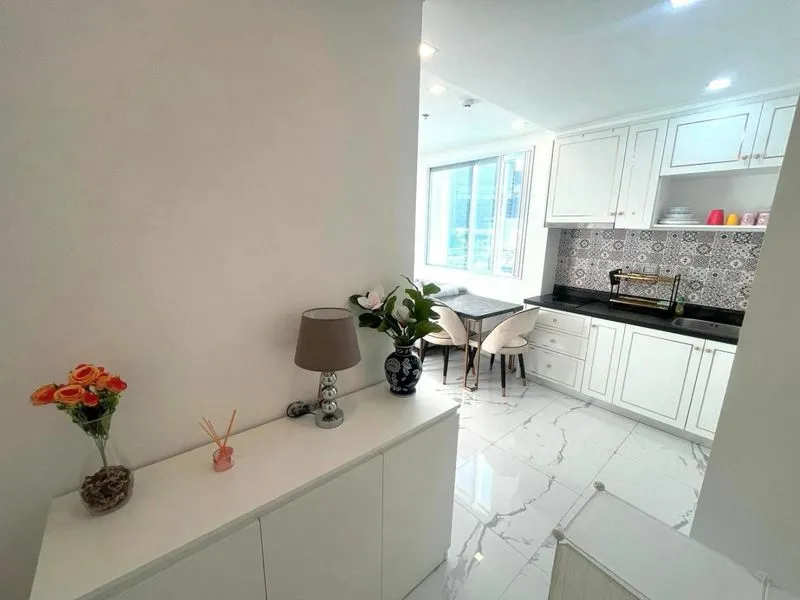 Corner unit 1 Bed For Sale in the heart of Jomtien photo 3