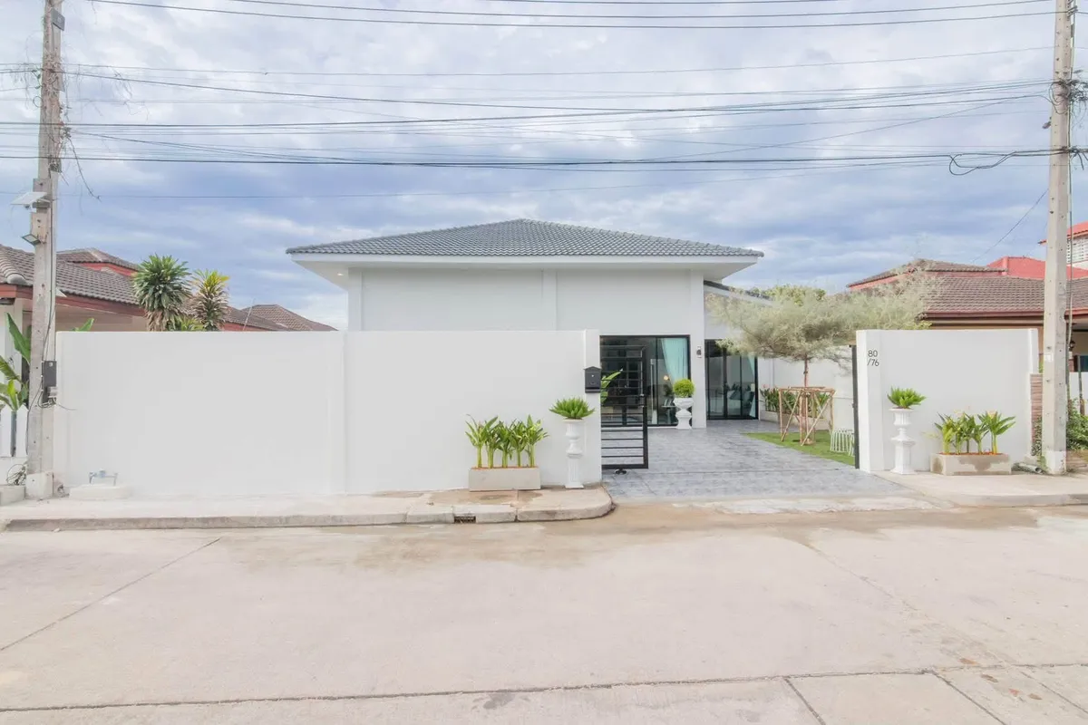 Modern detached pool villa
