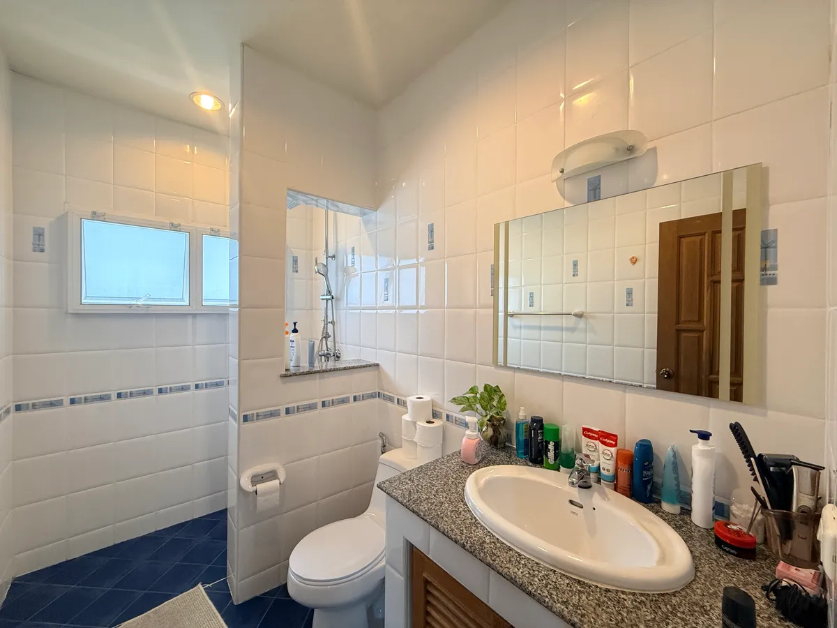 Pet-Friendly House with a Private Pool photo 20
