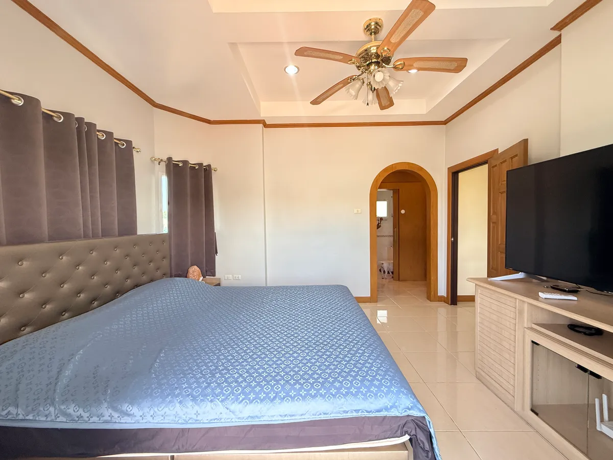 Pet-Friendly House with a Private Pool photo 22