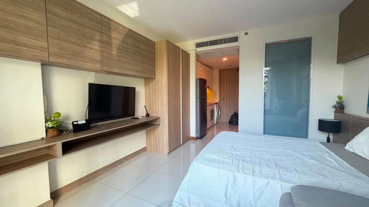 Studio at Riviera wongamat for rent photo 6