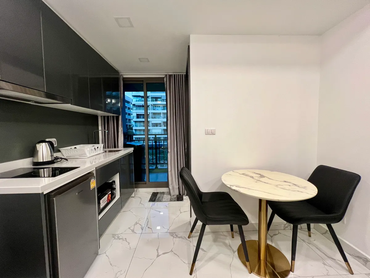 One Bedroom Condo For rent In Prahtamnak