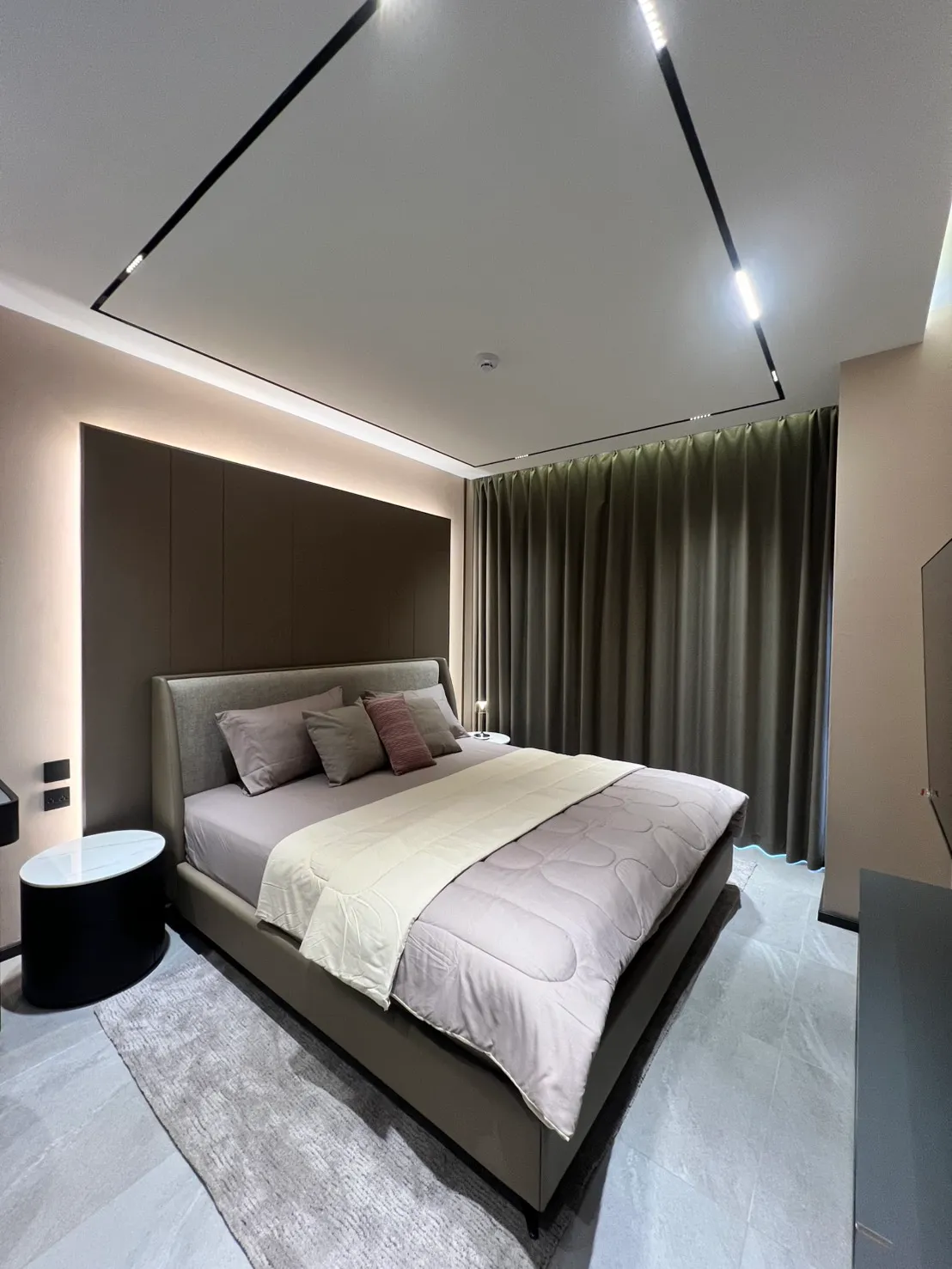 Brand new condo, stunningly beautiful “Experience a life of luxury in a beachfront condo in Na Jomtien” photo 9