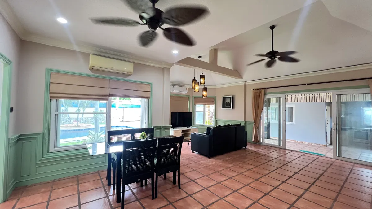 Pool villa 4 Bedrooms 3 Bathrooms in East pattaya photo 9