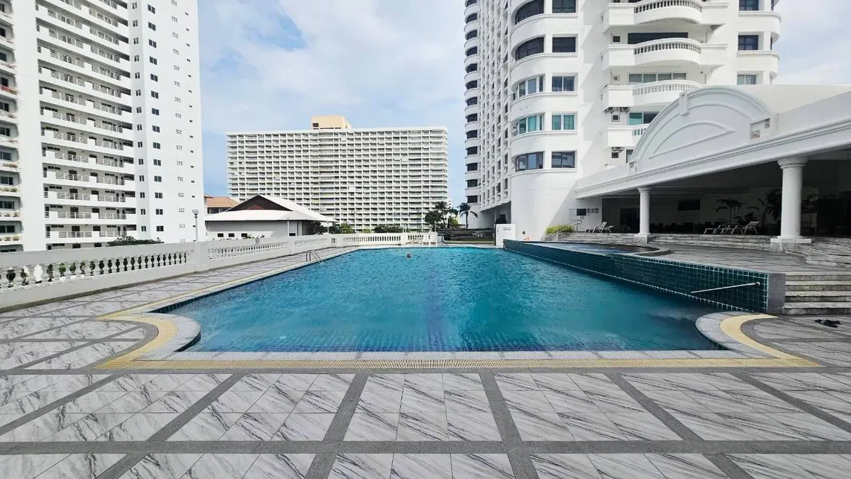 Jomtien Complex photo 20