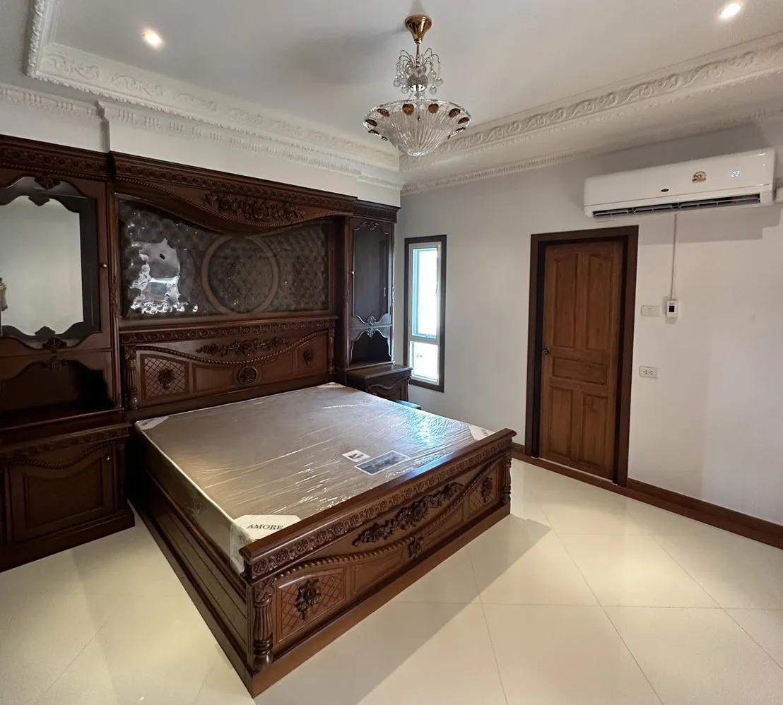 Royal Boat Pool Villa Pattaya photo 9