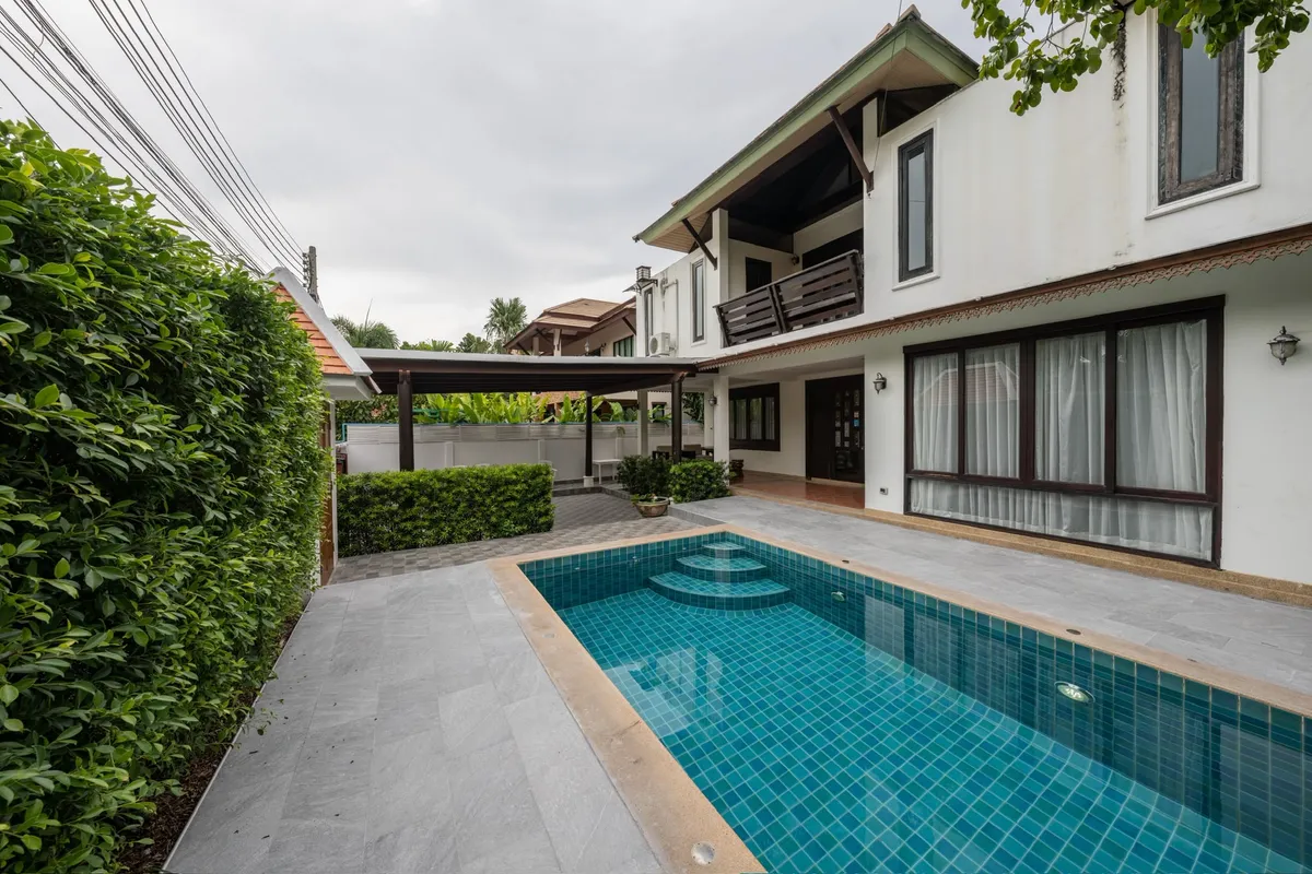 6 Bedroom Pool villa For Rent