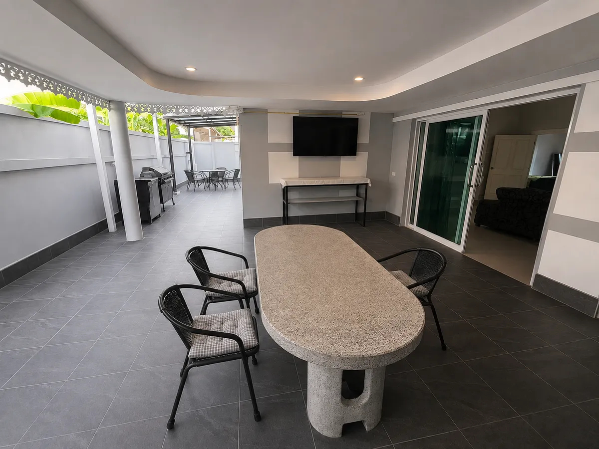 Spacious Four-Bedroom Three-Bathroom Pool Villa in Quiet Bang Saray Village Close to the Beach for Sale photo 5
