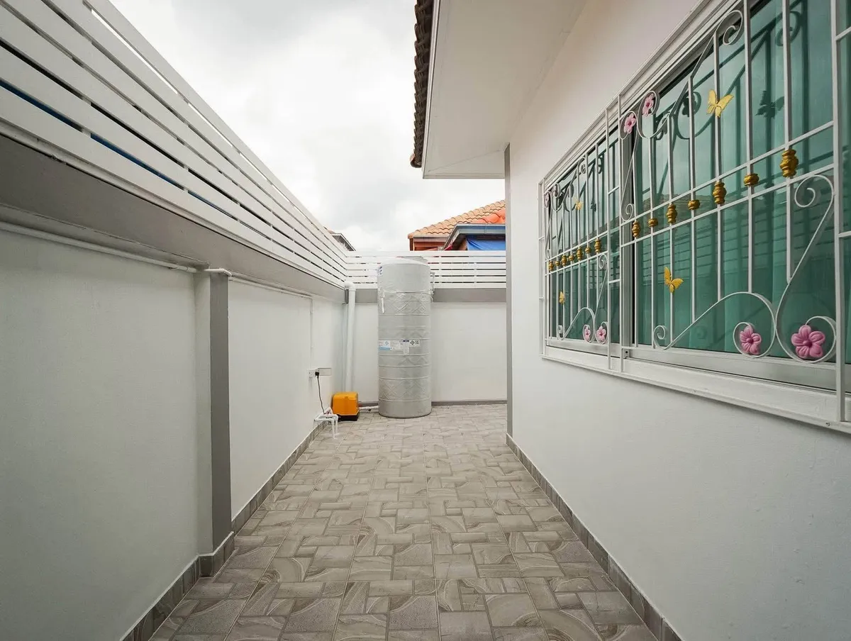 4 Bedroom 3 Bathroom For Sale in Raviporn City Home Village photo 33
