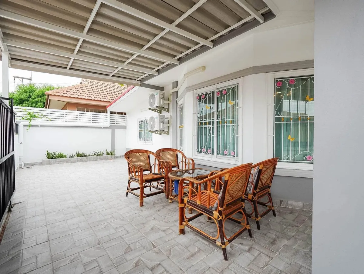 4 Bedroom 3 Bathroom For Sale in Raviporn City Home Village photo 28
