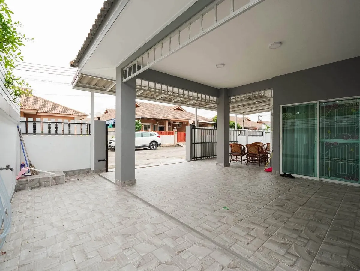 4 Bedroom 3 Bathroom For Sale in Raviporn City Home Village photo 31