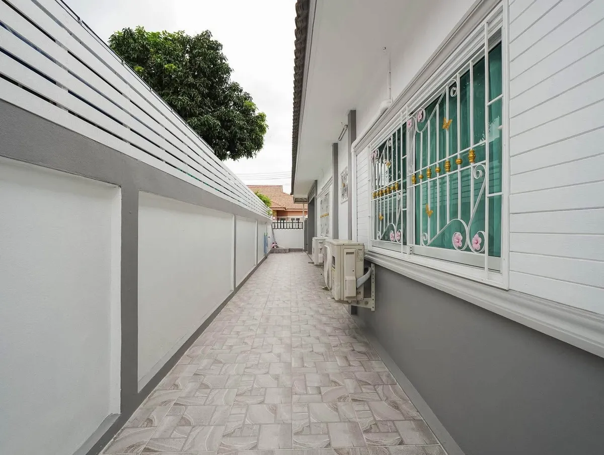 4 Bedroom 3 Bathroom For Sale in Raviporn City Home Village photo 32