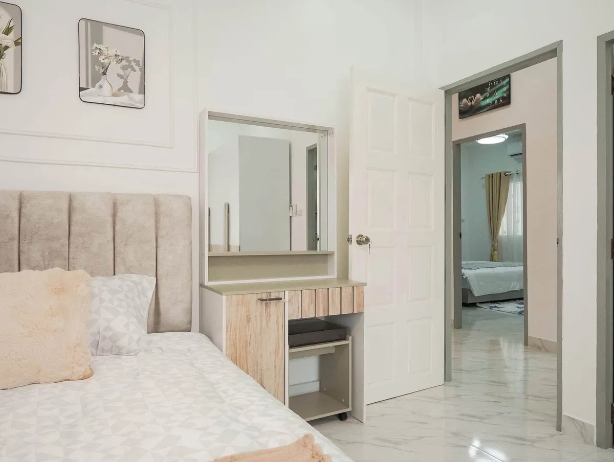 4 Bedroom 3 Bathroom For Sale in Raviporn City Home Village photo 8