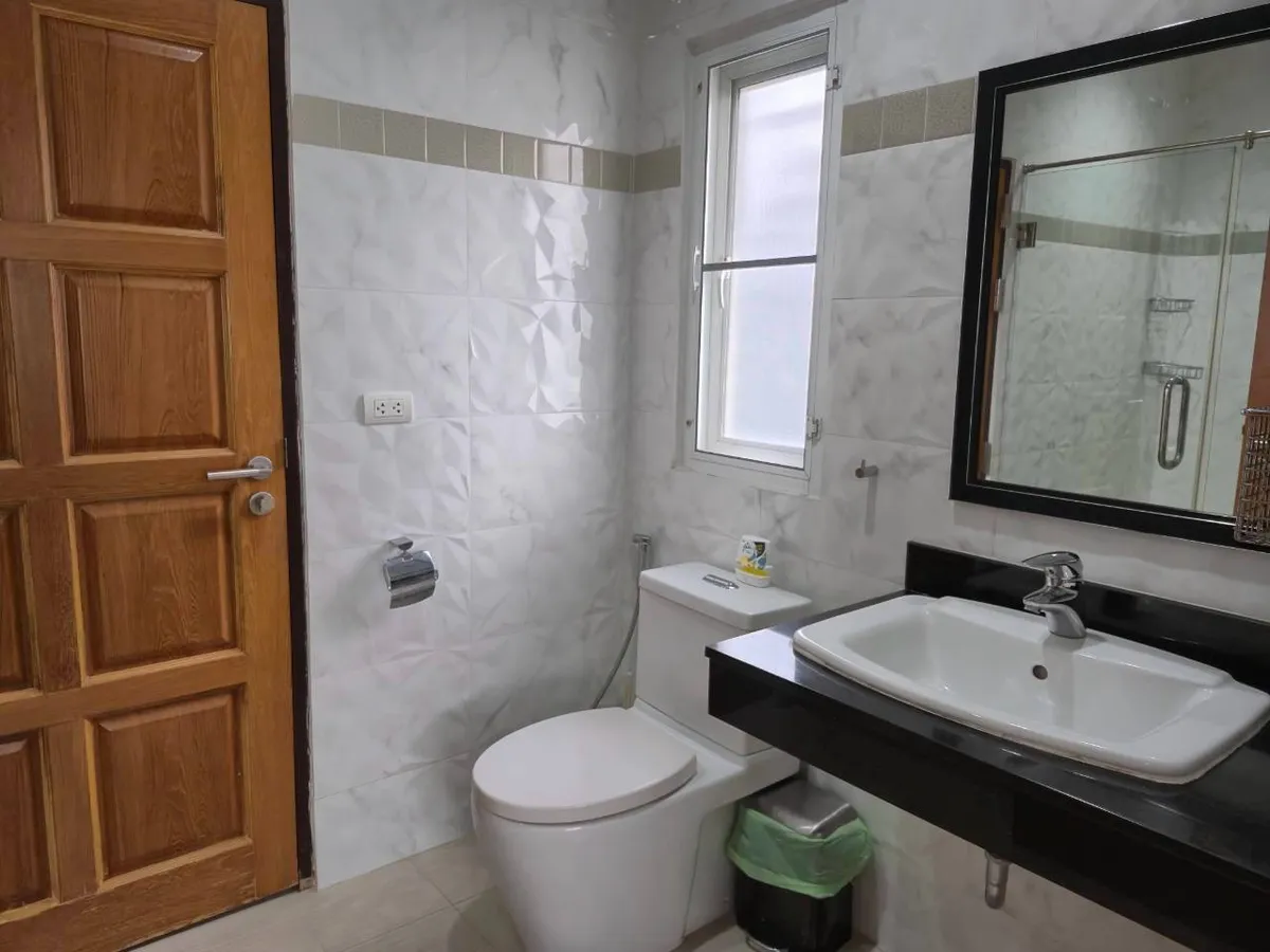 3 Bedroom , 2 Bathroom Baan Panalee photo 12