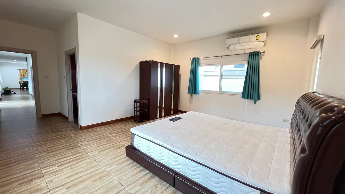 Pool villa for rent 4 Bedrooms 4 Bathrooms in East pattaya photo 17