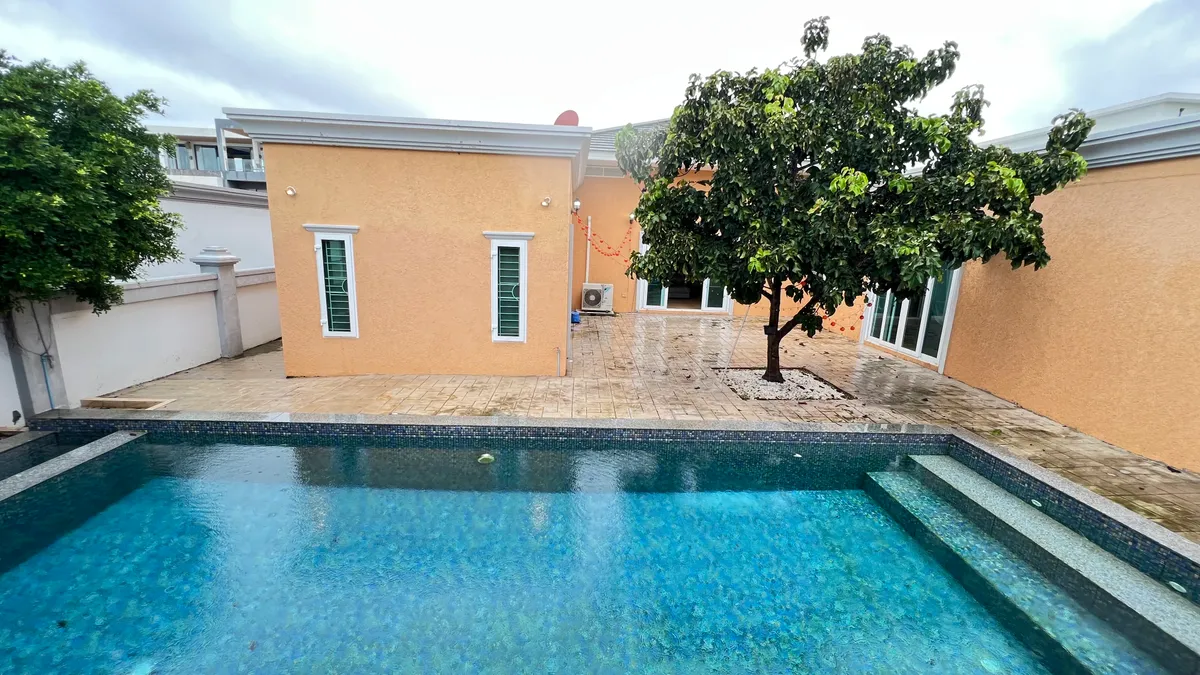 Pool villa for rent 4 Bedrooms 4 Bathrooms in East pattaya photo 4