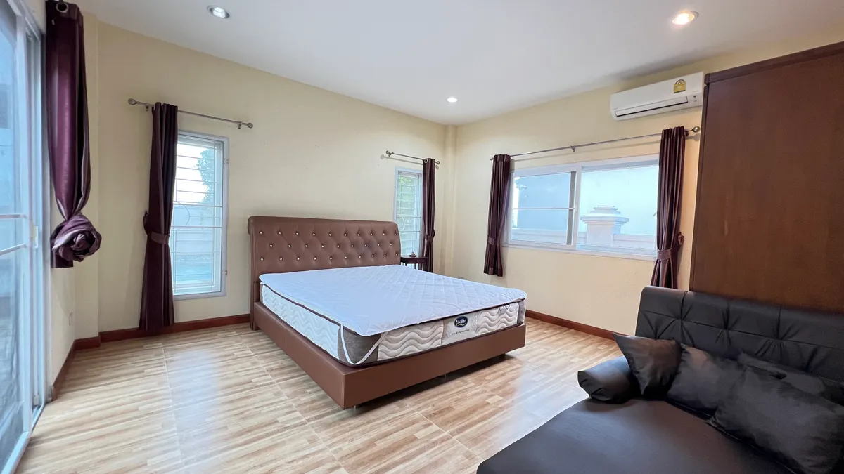 Pool villa for rent 4 Bedrooms 4 Bathrooms in East pattaya photo 23