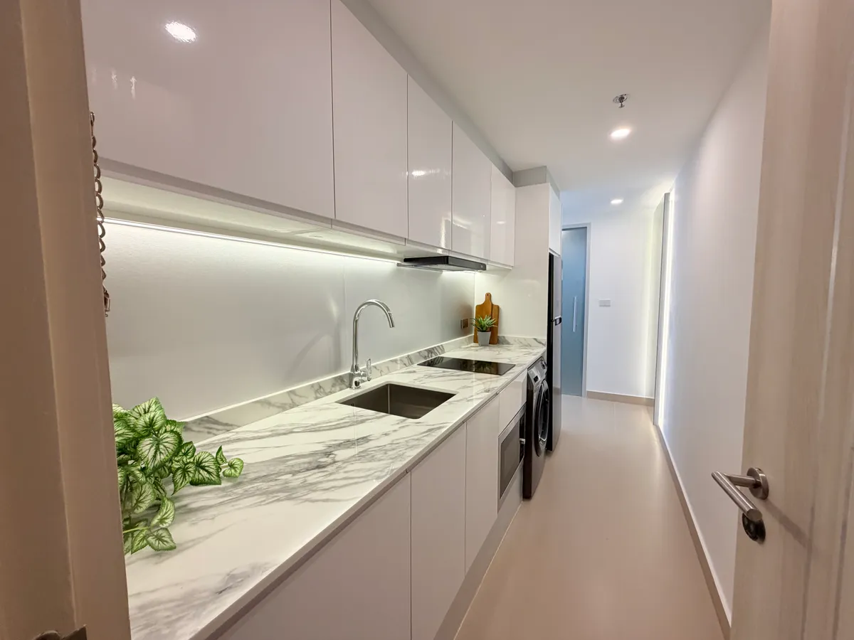Renovated Studio Condo For Sale close to beach photo 4