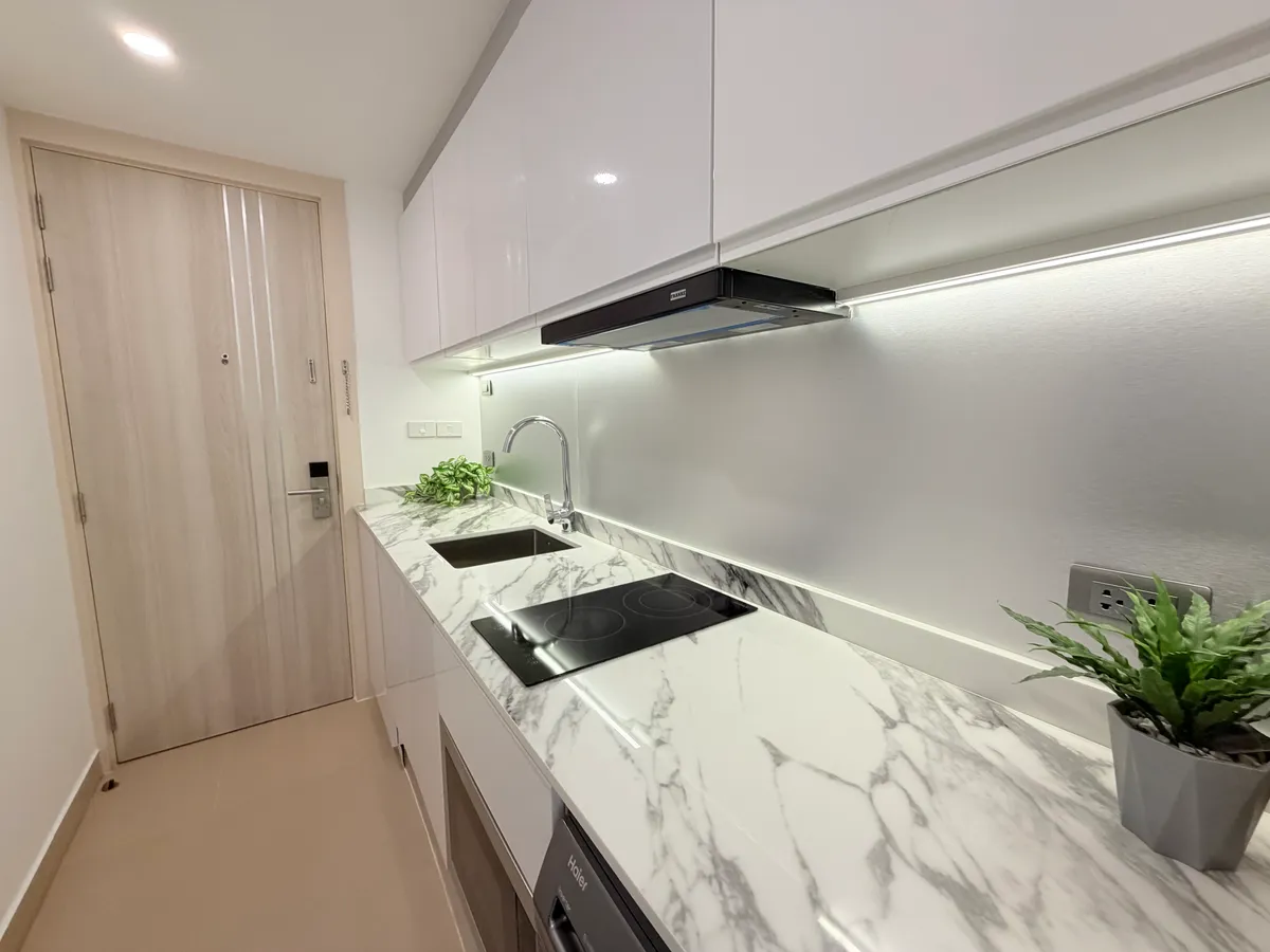 Renovated Studio Condo For Sale close to beach photo 13