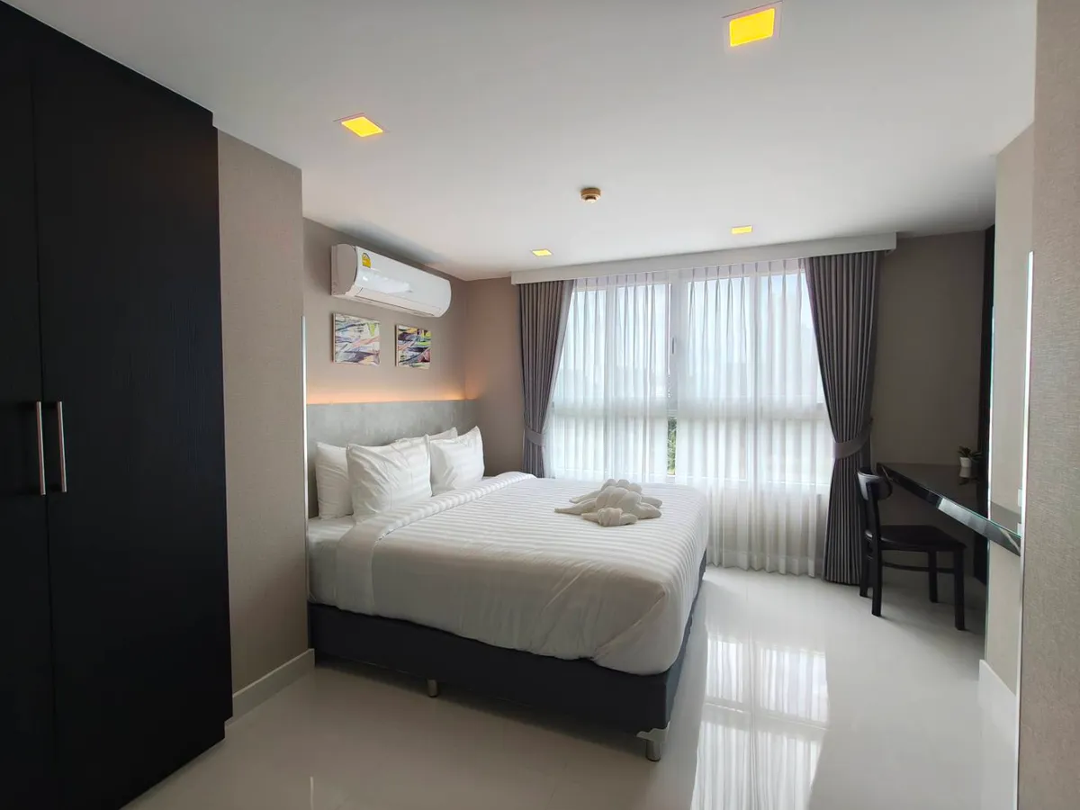 Expansive 2 Bed 2 Bath in Pratumnak For Rent photo 9