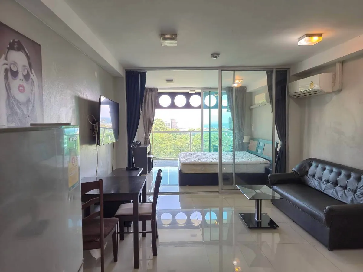 1 Bedroom , 1 Bathroom Park Royal 2 photo 2