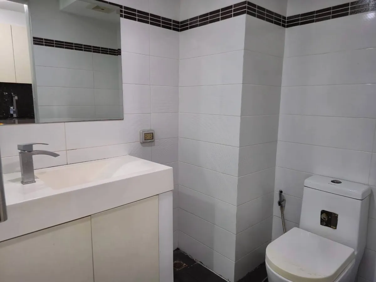 1 Bedroom , 1 Bathroom Park Royal 2 photo 10