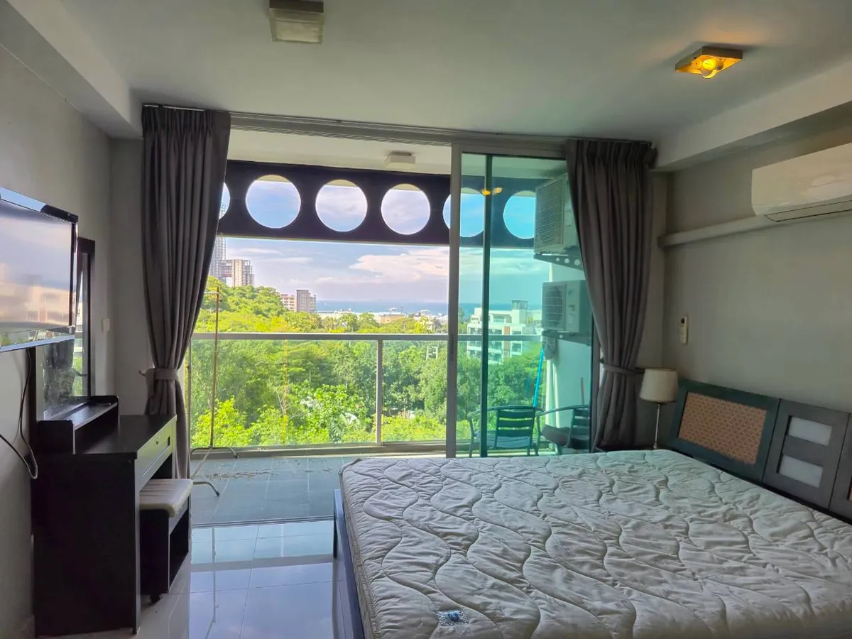 1 Bedroom , 1 Bathroom Park Royal 2 photo 7