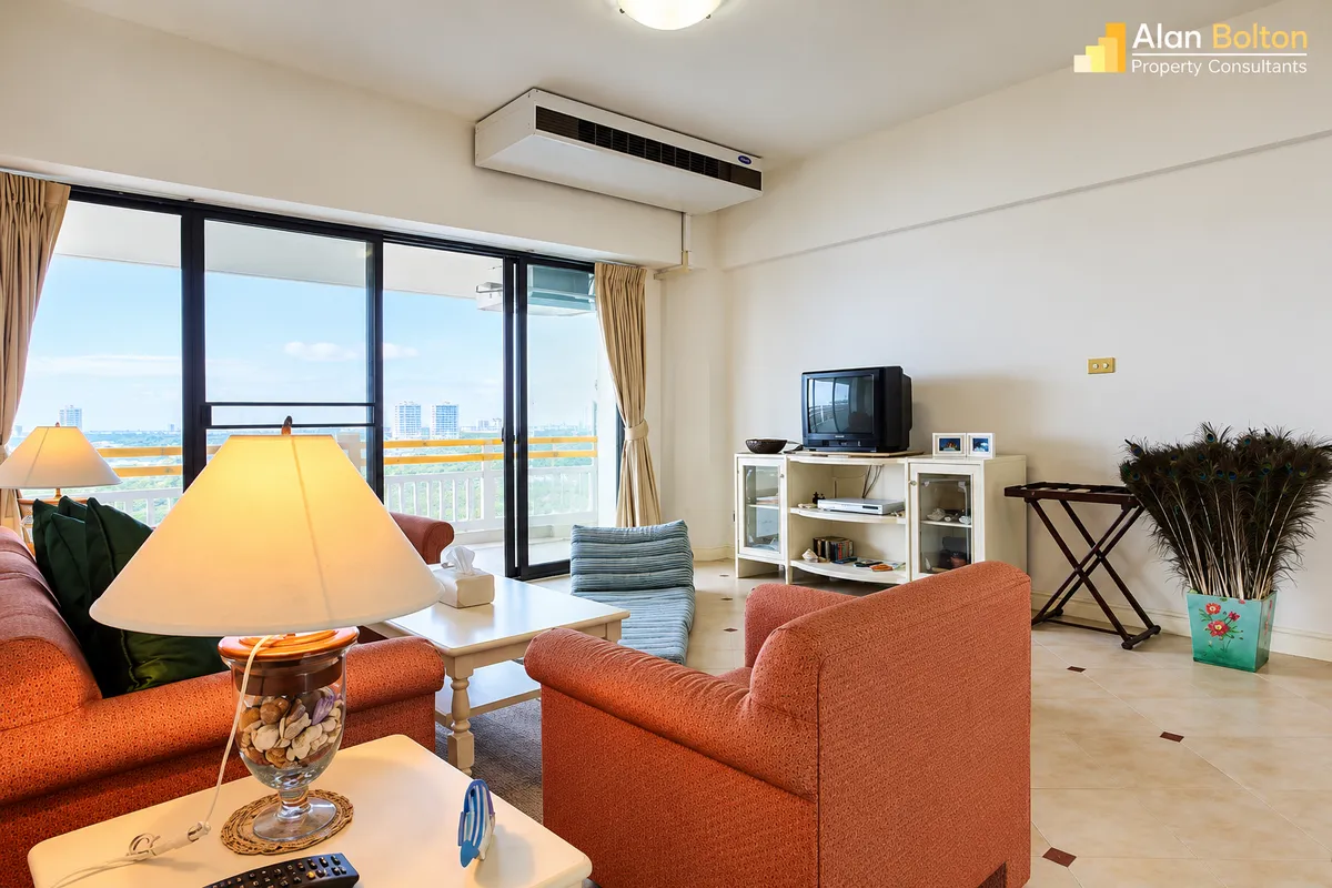 Beachfront Condo For Rent in Sunshine Beach photo 7