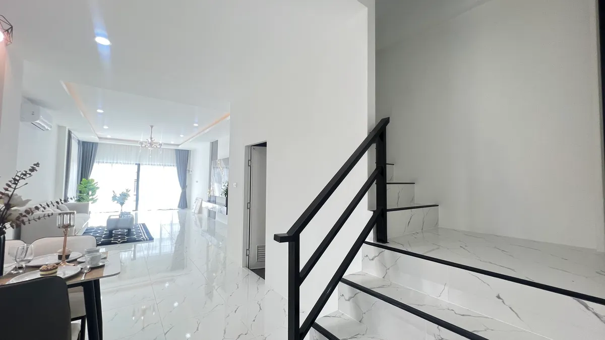 2-storey corner townhome for rent in East pattaya photo 5