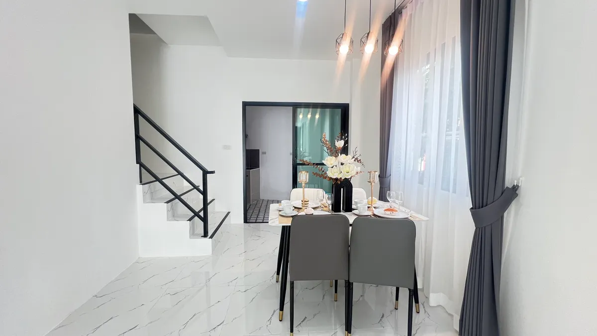 2-storey corner townhome for rent in East pattaya photo 4
