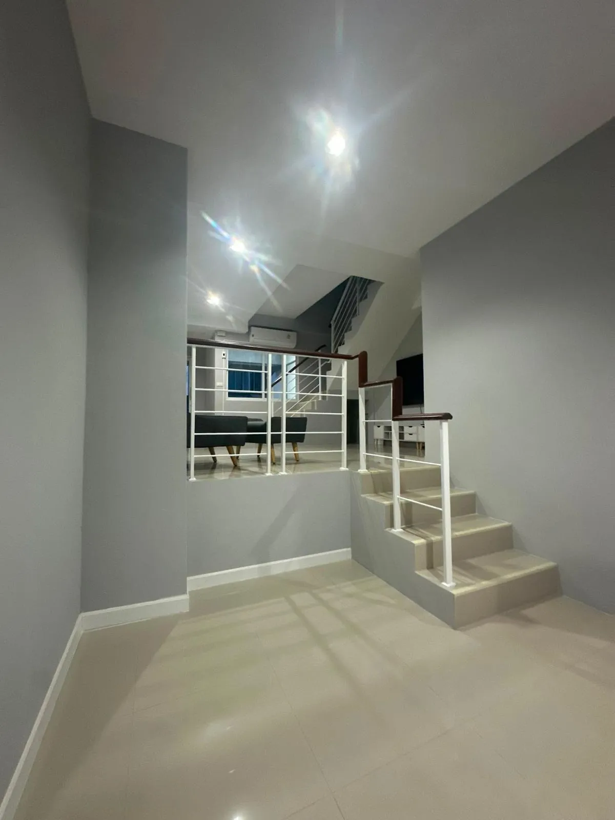 Newly Renovated Two-Bedroom Three-Bathroom Townhouse in East Pattaya Close to Amenities photo 5