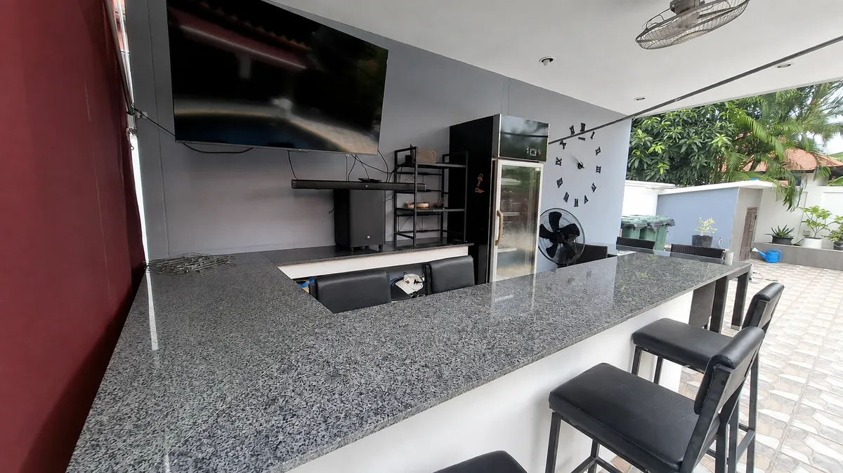 Modern 3-Bedroom Pool Villa in Siam Lake View photo 4