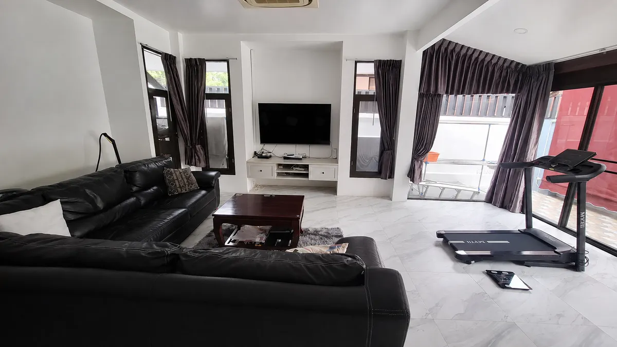 Modern 3-Bedroom Pool Villa in Siam Lake View photo 8