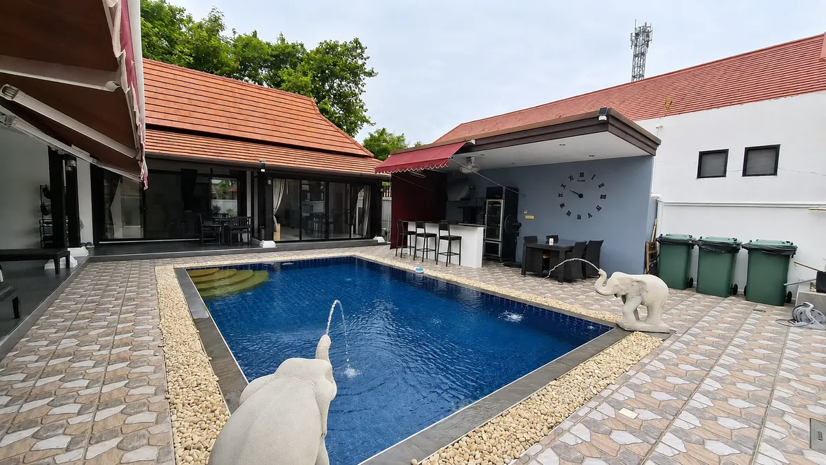 Modern 3-Bedroom Pool Villa in Siam Lake View photo 3