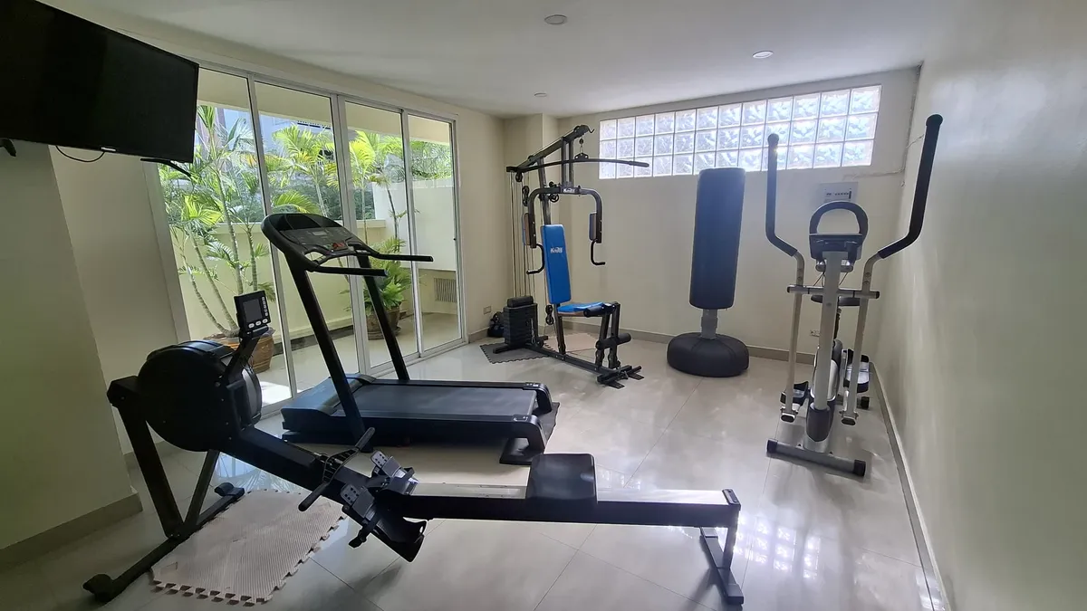 Renovated 230 sqm Bay View Condominium corner unit for Sale photo 18