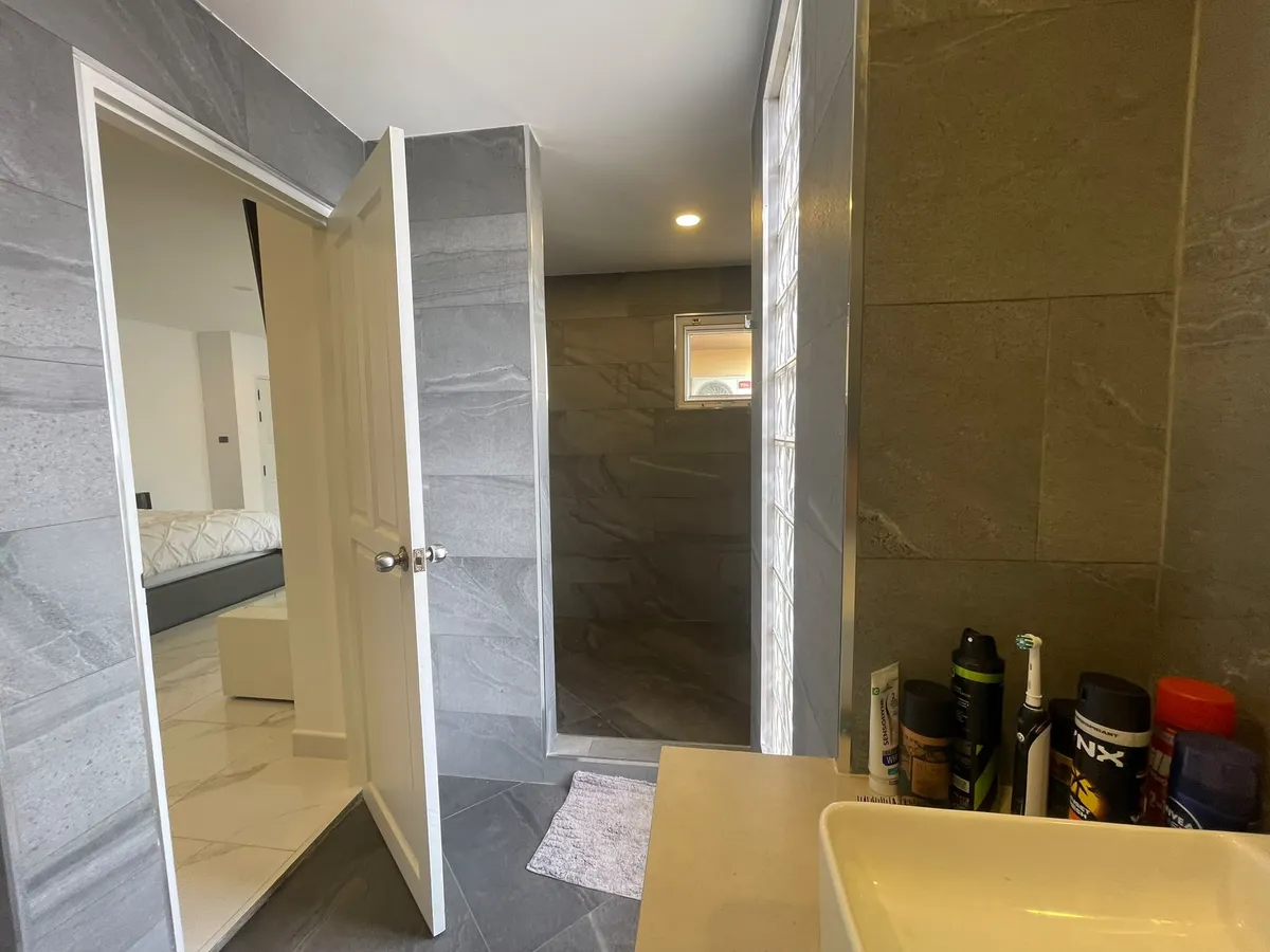 Renovated 230 sqm Bay View Condominium corner unit for Sale photo 15